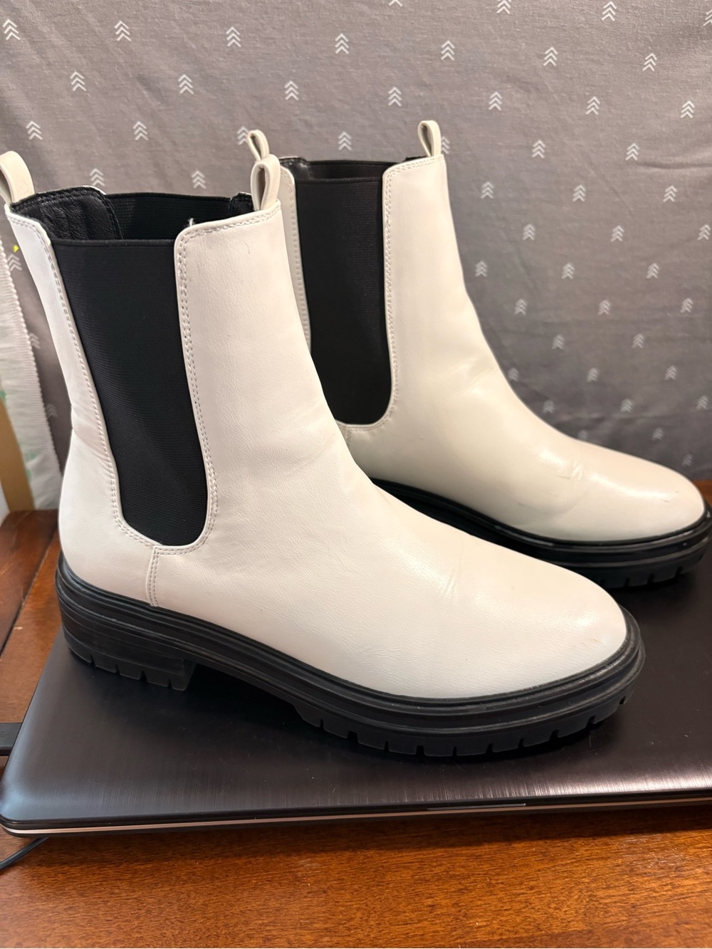 Nine West White Chelsea Lug Sole Boots with Black Elastic